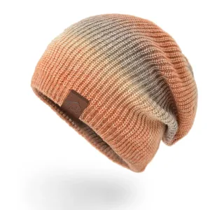 Bonnet Tricoté en peluche couleur dégradé pour l'extérieur.